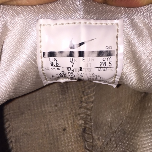 NIKE - Picture 2 of 2